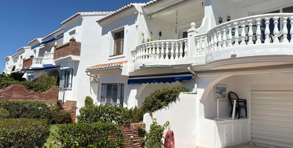 Sale of penthouse in El Chaparral 38