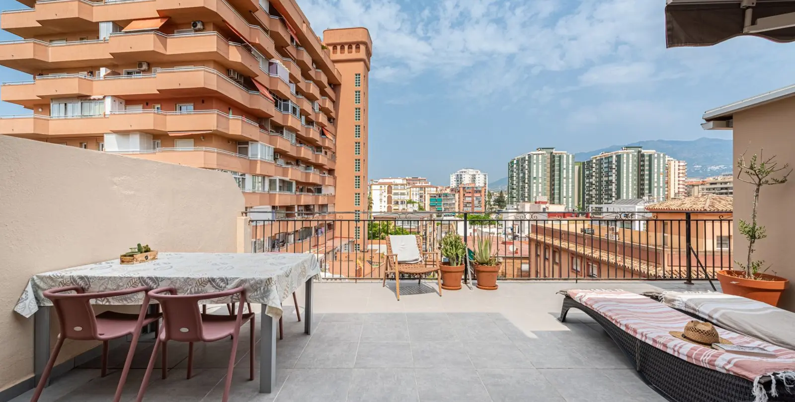 Sale of penthouse in Los Boliches 20