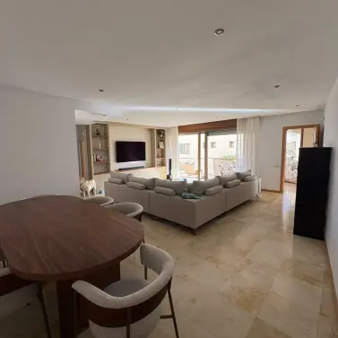 Продажа апартаментов на среднем этаже в Marbella