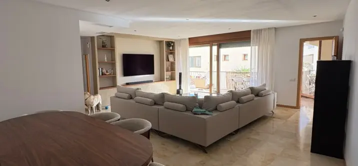 Продажа апартаментов на среднем этаже в Marbella 0