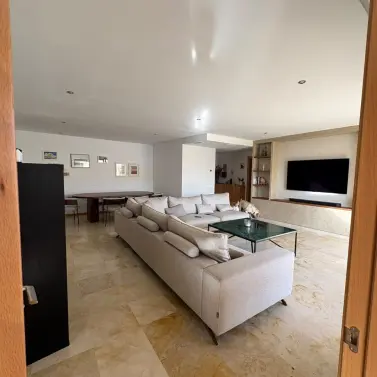 Продажа апартаментов на среднем этаже в Marbella