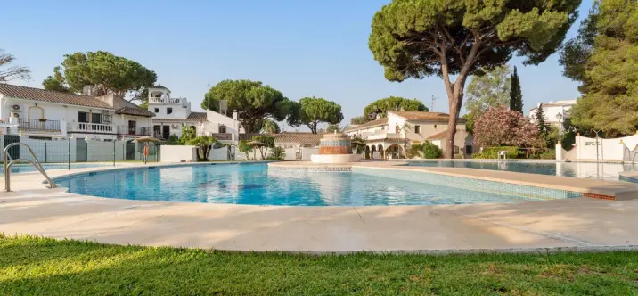 Продажа таунхауса в Elviria 4