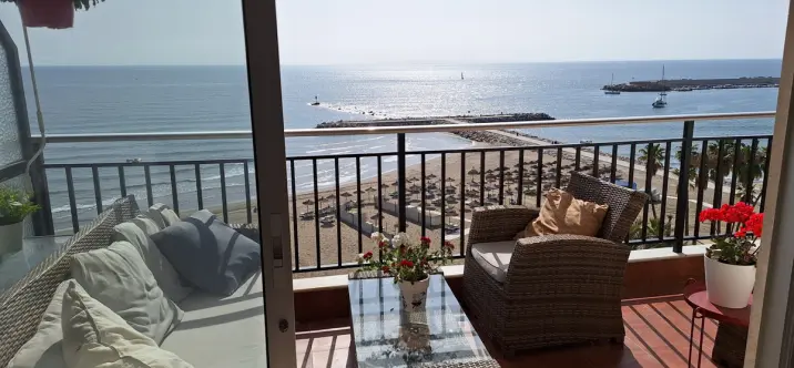 Продажа апартаментов на среднем этаже в Fuengirola 0