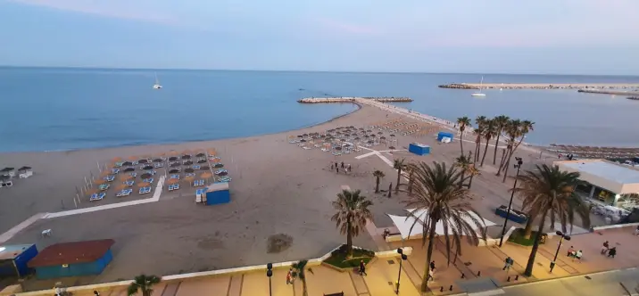 Продажа апартаментов на среднем этаже в Fuengirola 1
