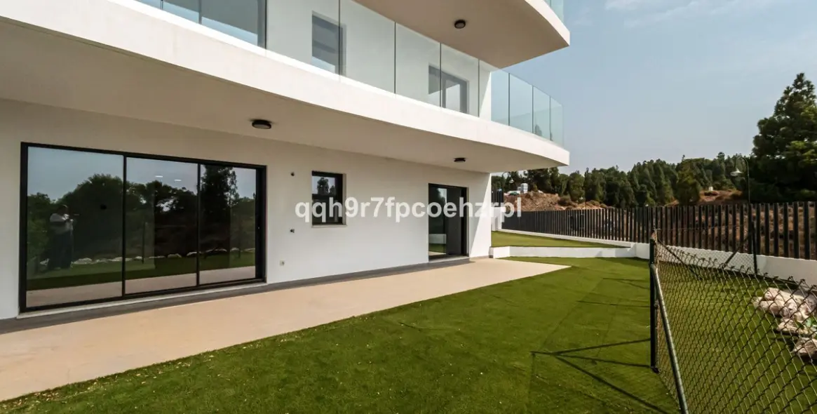 Продажа апартаментов на первом этаже в El Chaparral 7
