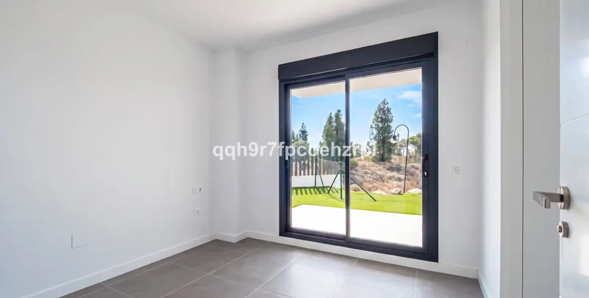 Продажа апартаментов на первом этаже в El Chaparral 31