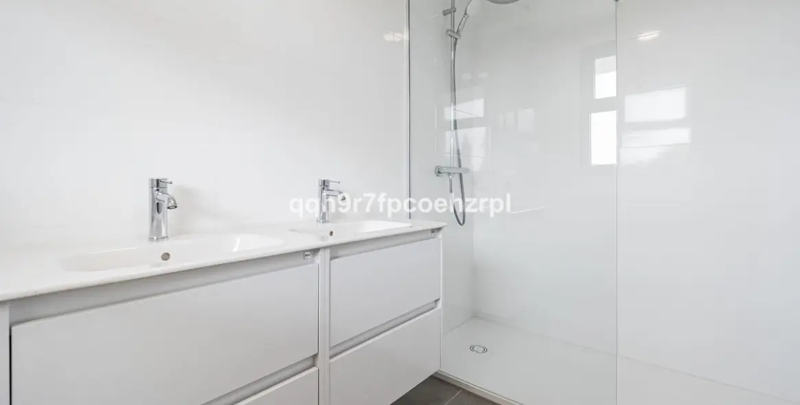 Продажа апартаментов на первом этаже в El Chaparral 35