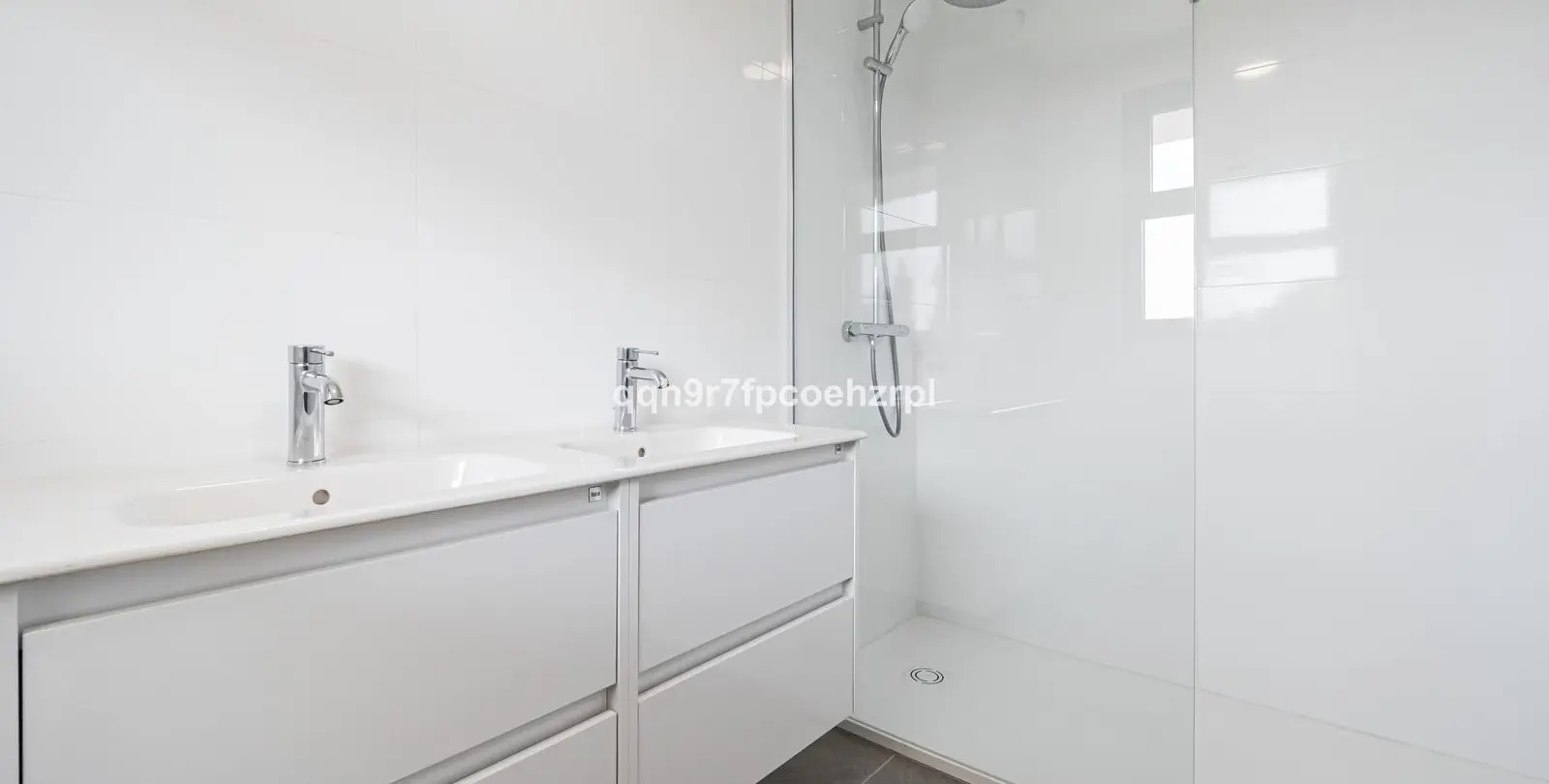 Venta de apartamento en planta baja en El Chaparral 32