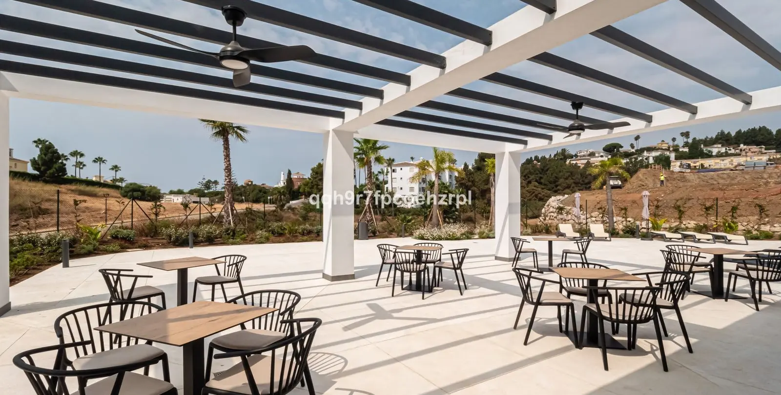 Venta de apartamento en planta baja en El Chaparral 44