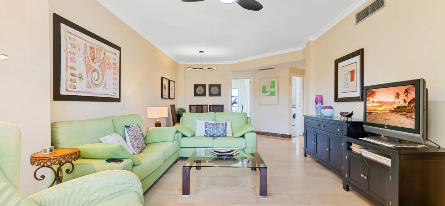 Sale of penthouse in Bel Air 4