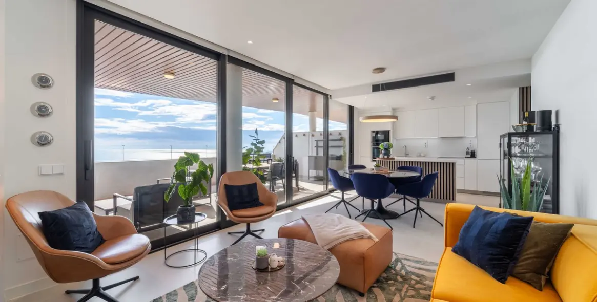 Sale of middle floor apartment in Fuengirola 4