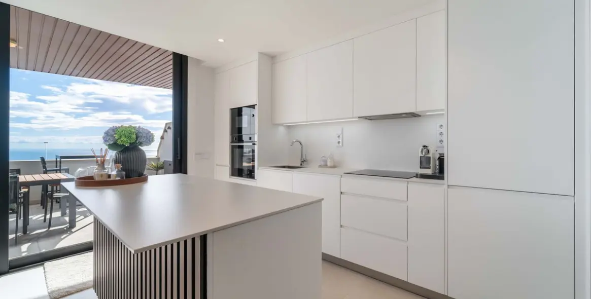 Sale of middle floor apartment in Fuengirola 5