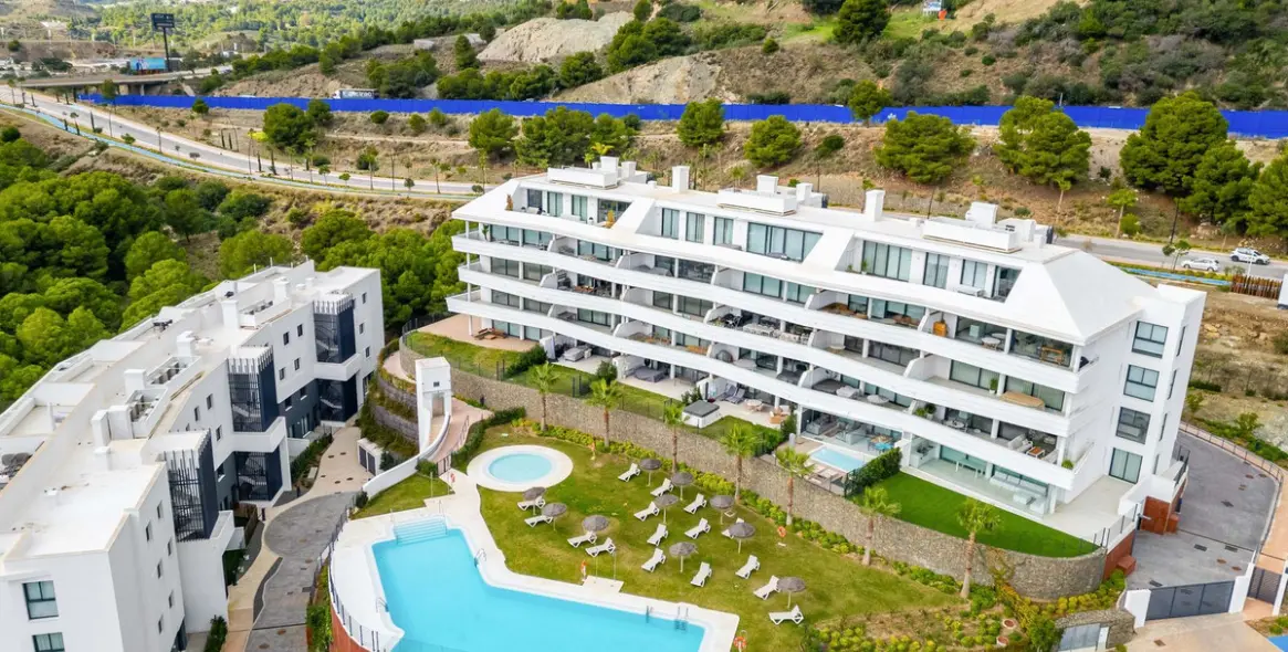 Sale of middle floor apartment in Fuengirola 6