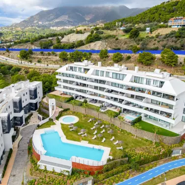 Продажа апартаментов на среднем этаже в Fuengirola