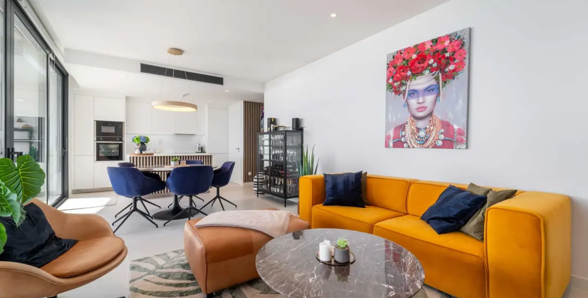 Sale of middle floor apartment in Fuengirola 10