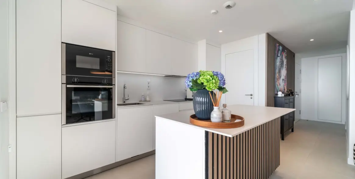 Sale of middle floor apartment in Fuengirola 11
