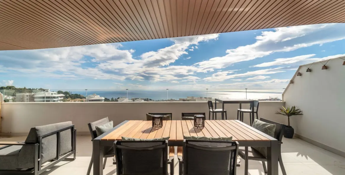 Sale of middle floor apartment in Fuengirola 18