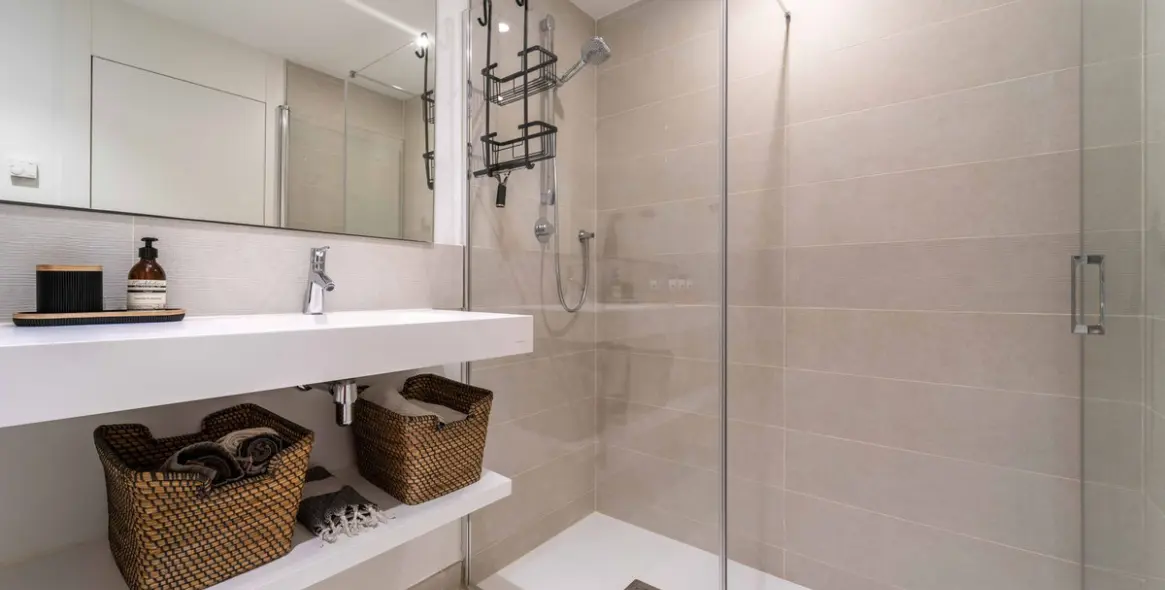 Sale of middle floor apartment in Fuengirola 29