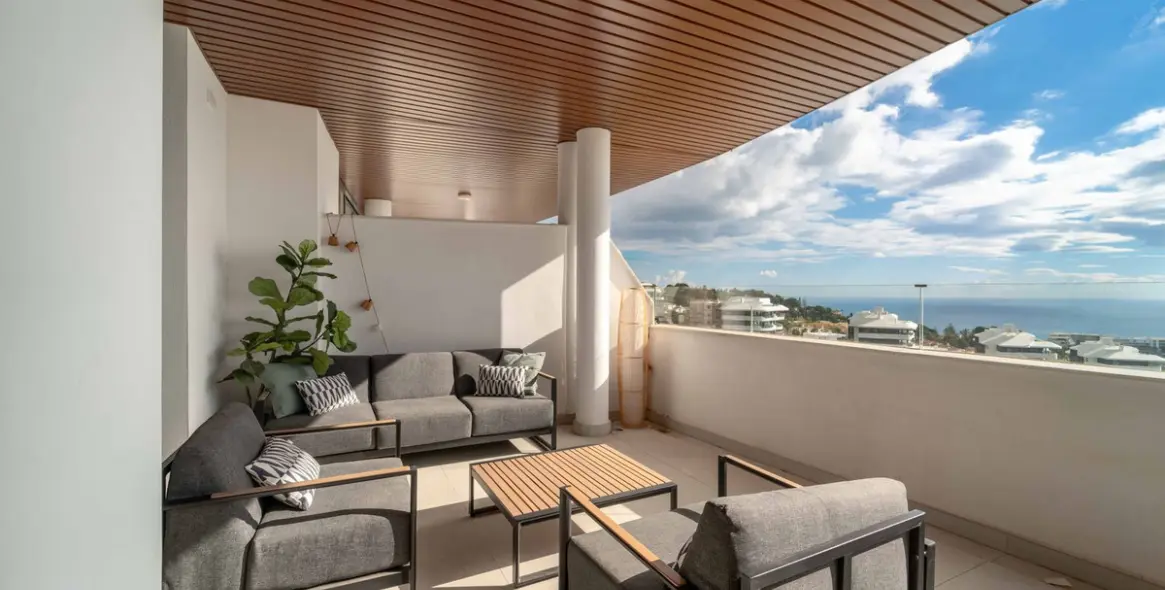 Sale of middle floor apartment in Fuengirola 30