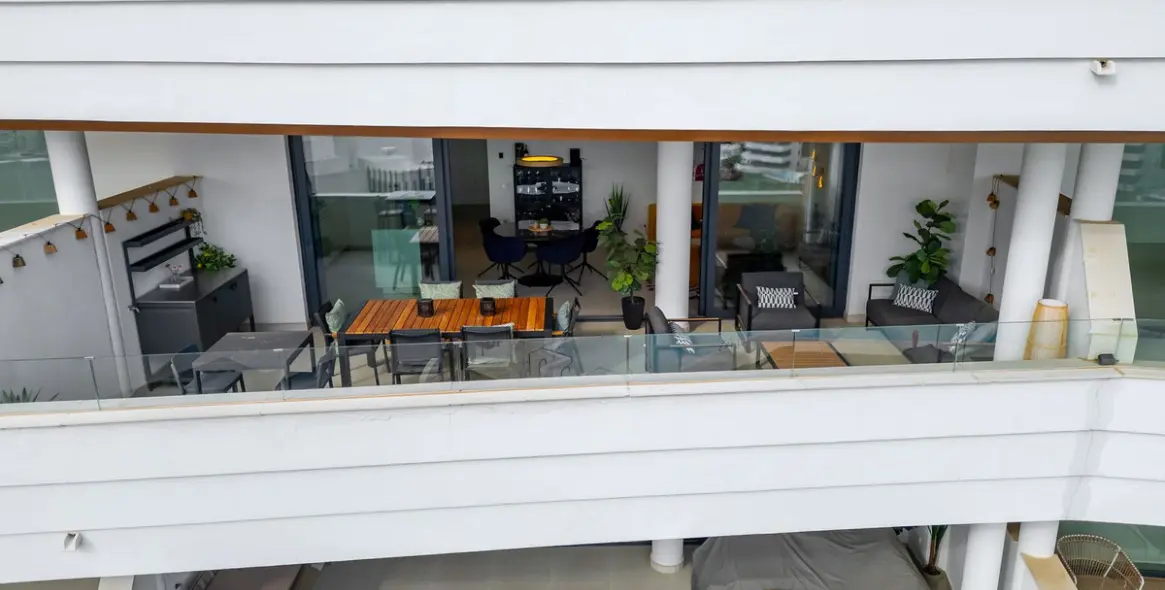 Sale of middle floor apartment in Fuengirola 35