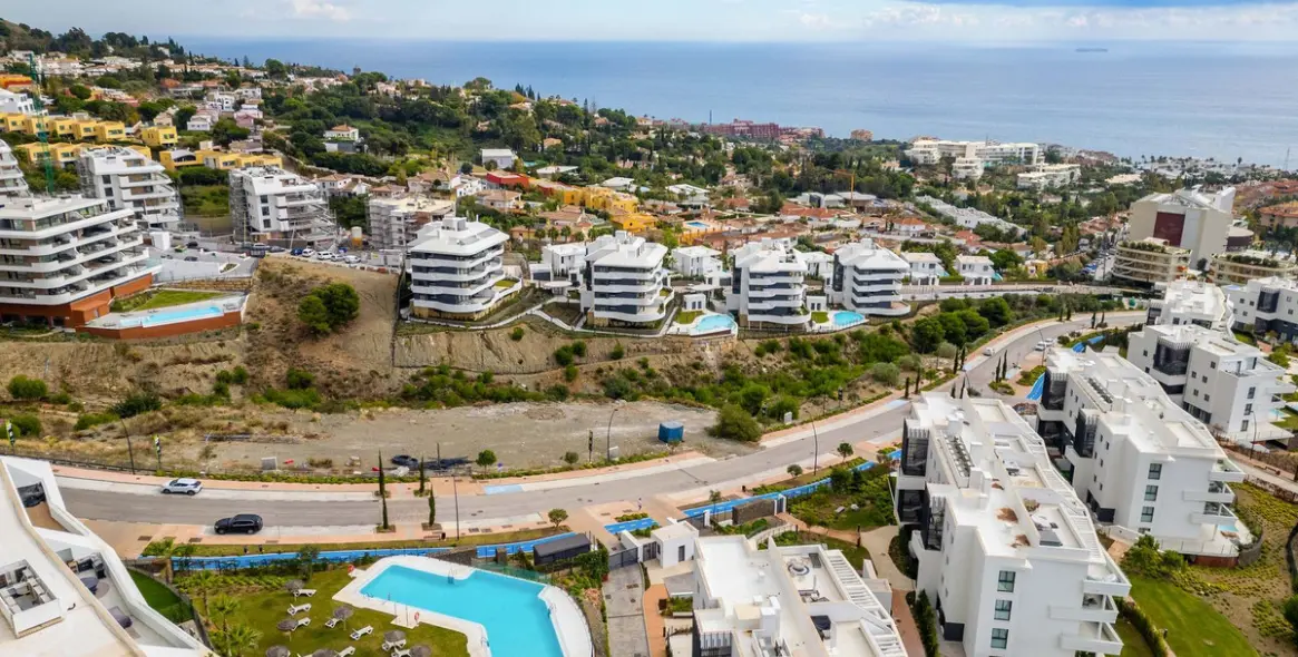 Sale of middle floor apartment in Fuengirola 40