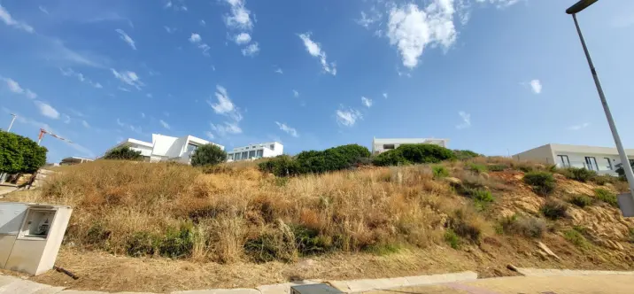 Sale of residential plot in Estepona 1
