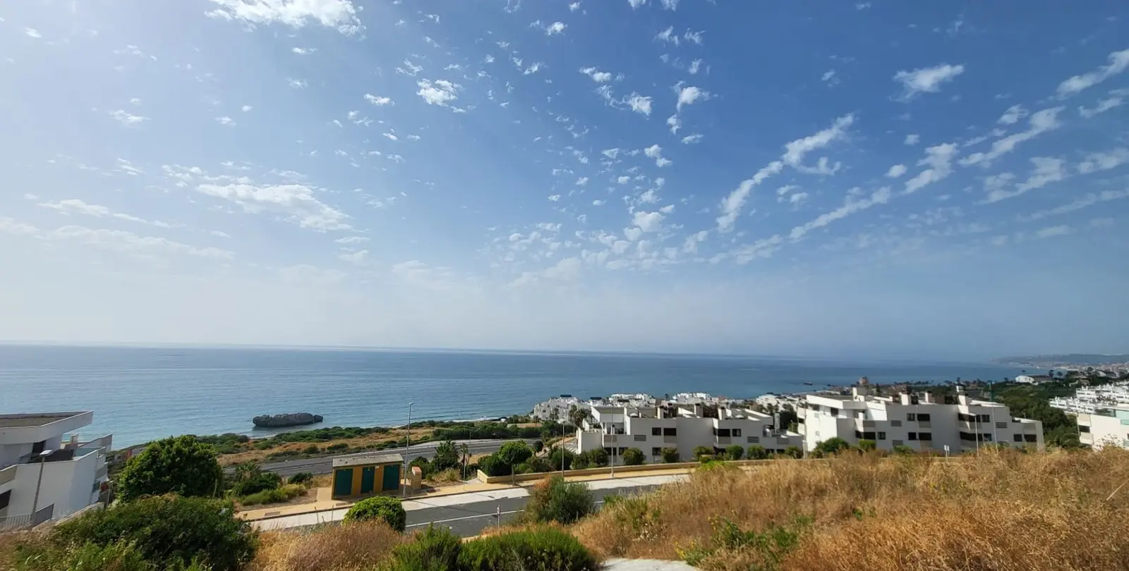 Sale of residential plot in Estepona 1