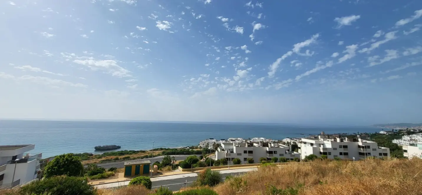 Sale of residential plot in Estepona 0