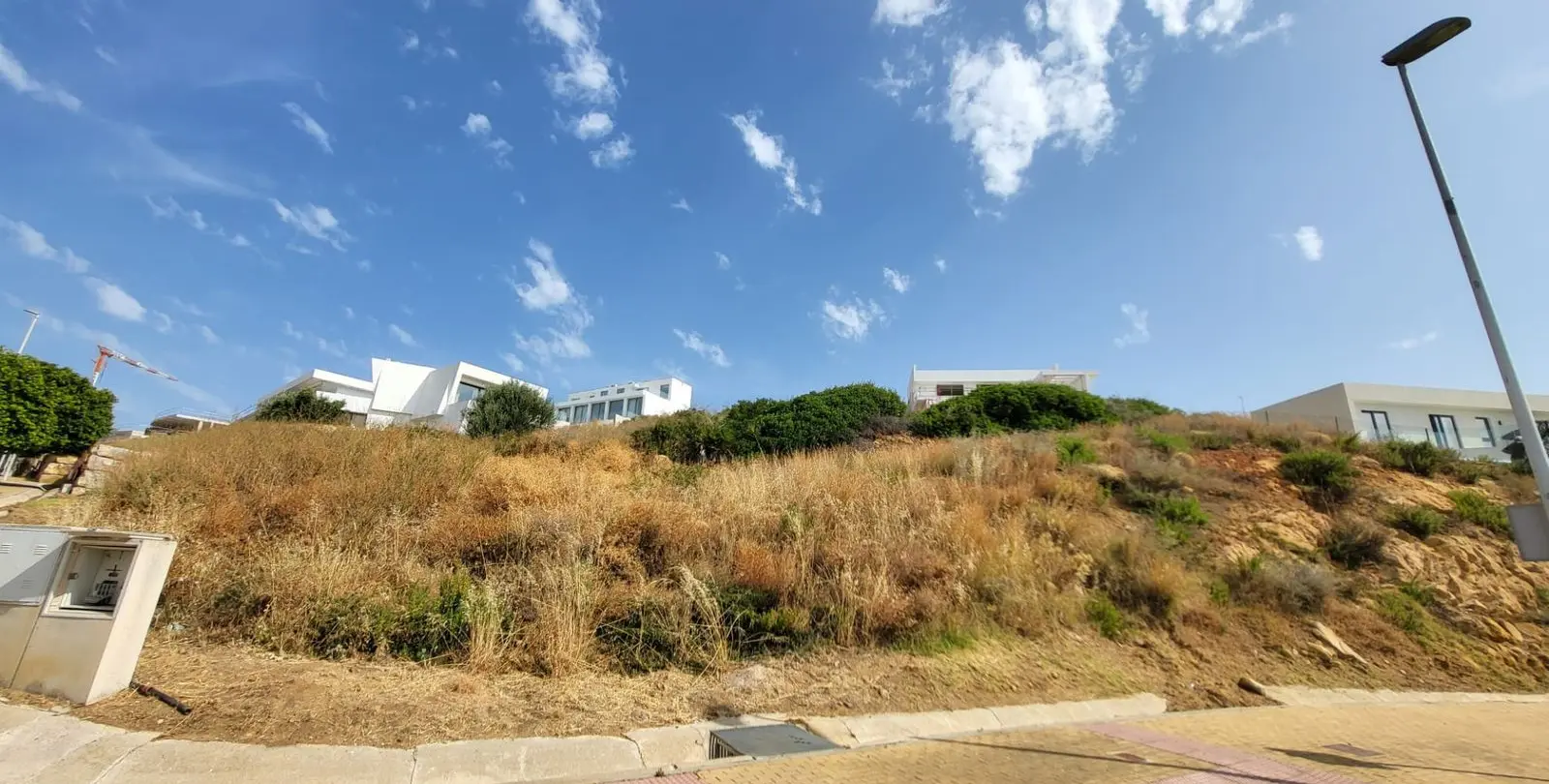Sale of residential plot in Estepona 2