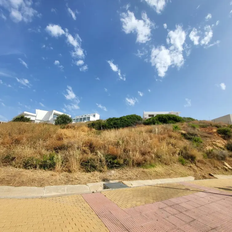 Sale of residential plot in Estepona