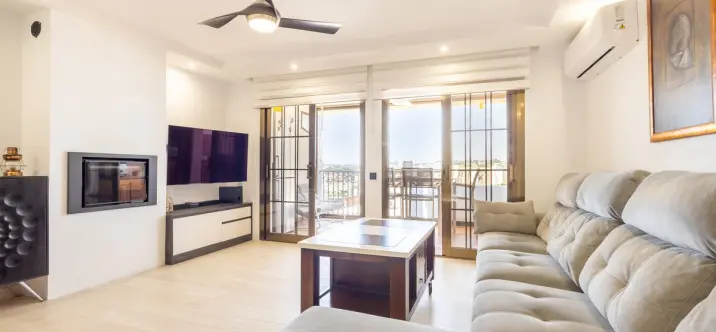 Продажа апартаментов на среднем этаже в Fuengirola 0