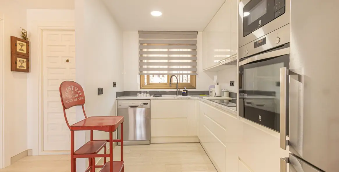 Sale of middle floor apartment in Fuengirola 5
