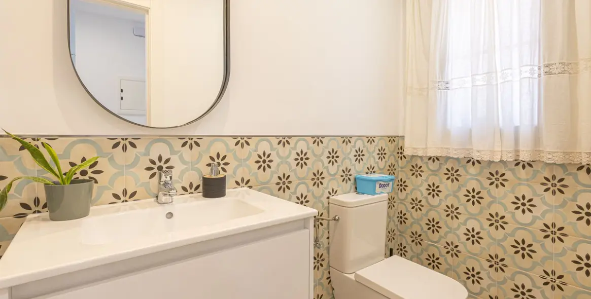 Sale of middle floor apartment in Fuengirola 6