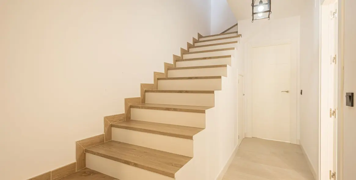 Sale of middle floor apartment in Fuengirola 8