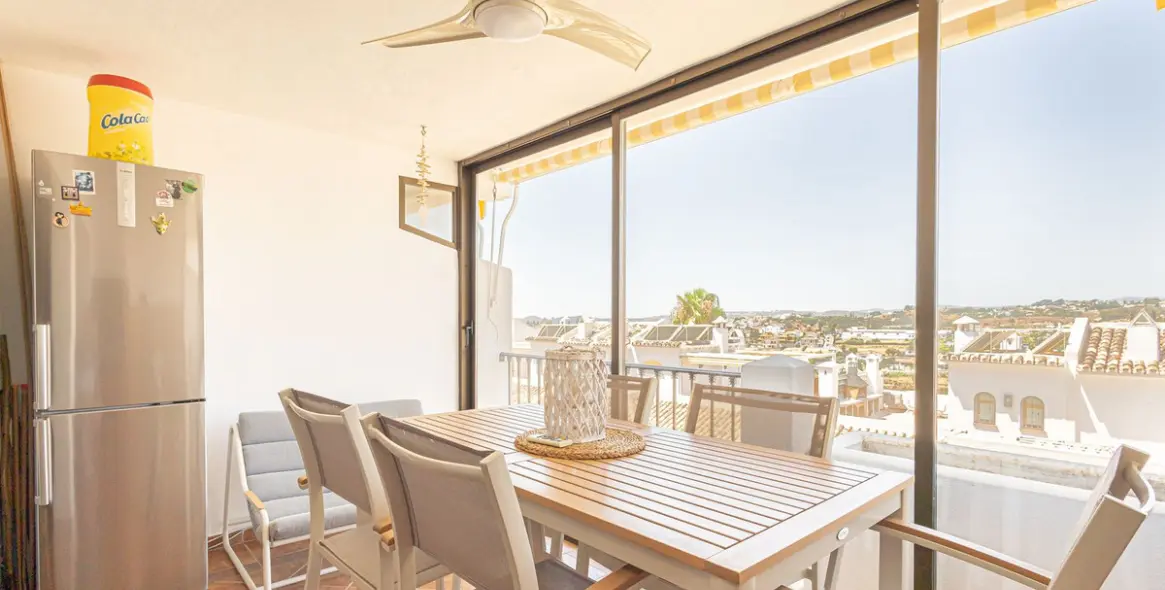 Sale of middle floor apartment in Fuengirola 9