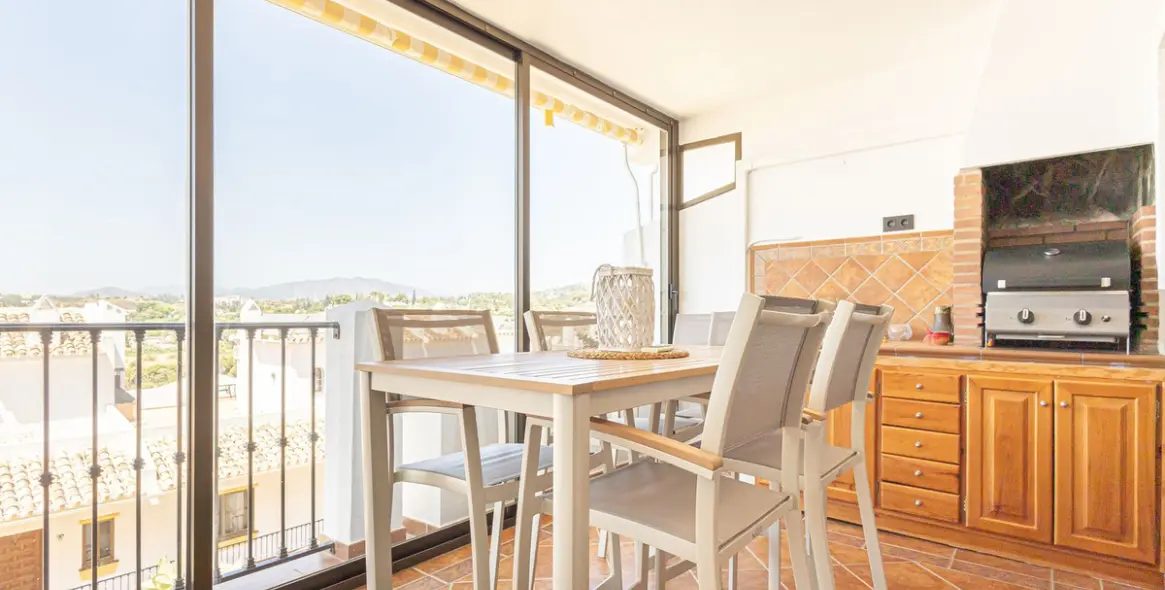 Sale of middle floor apartment in Fuengirola 10