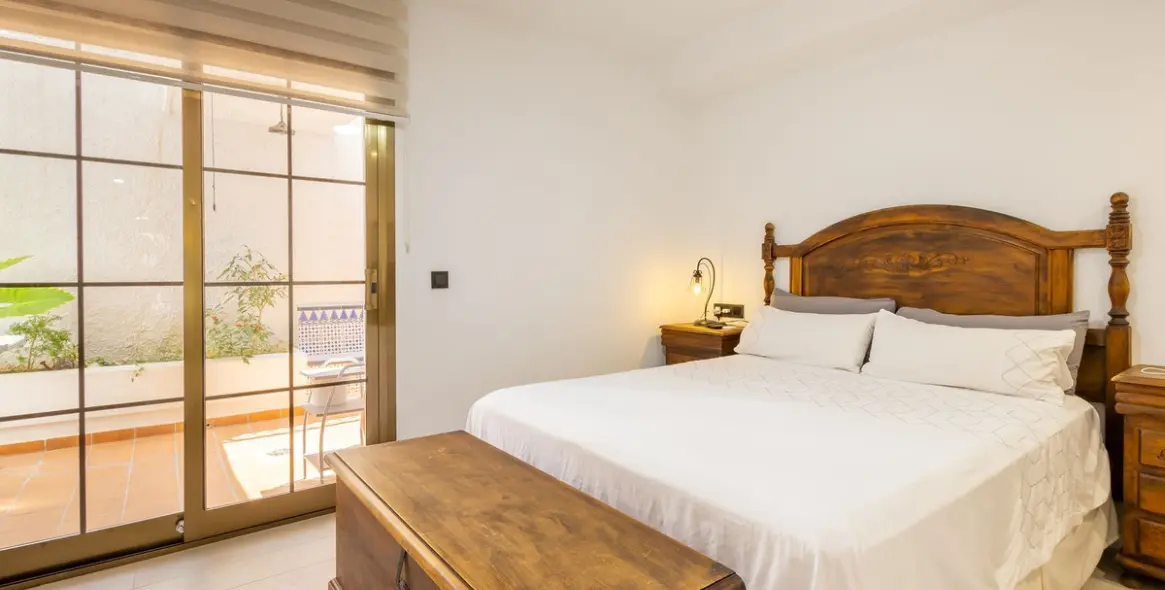 Sale of middle floor apartment in Fuengirola 12