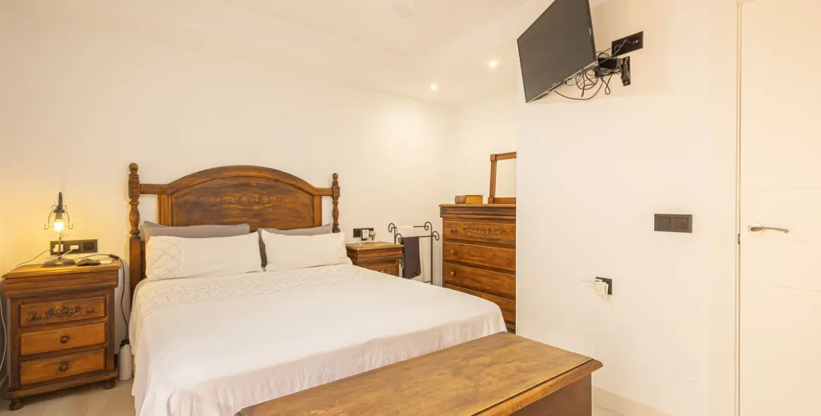Sale of middle floor apartment in Fuengirola 13