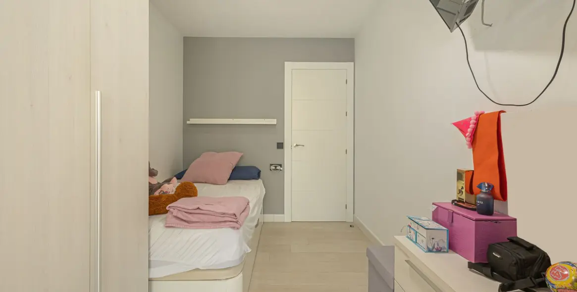 Sale of middle floor apartment in Fuengirola 19