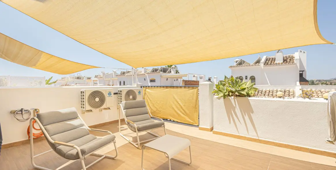 Sale of middle floor apartment in Fuengirola 25