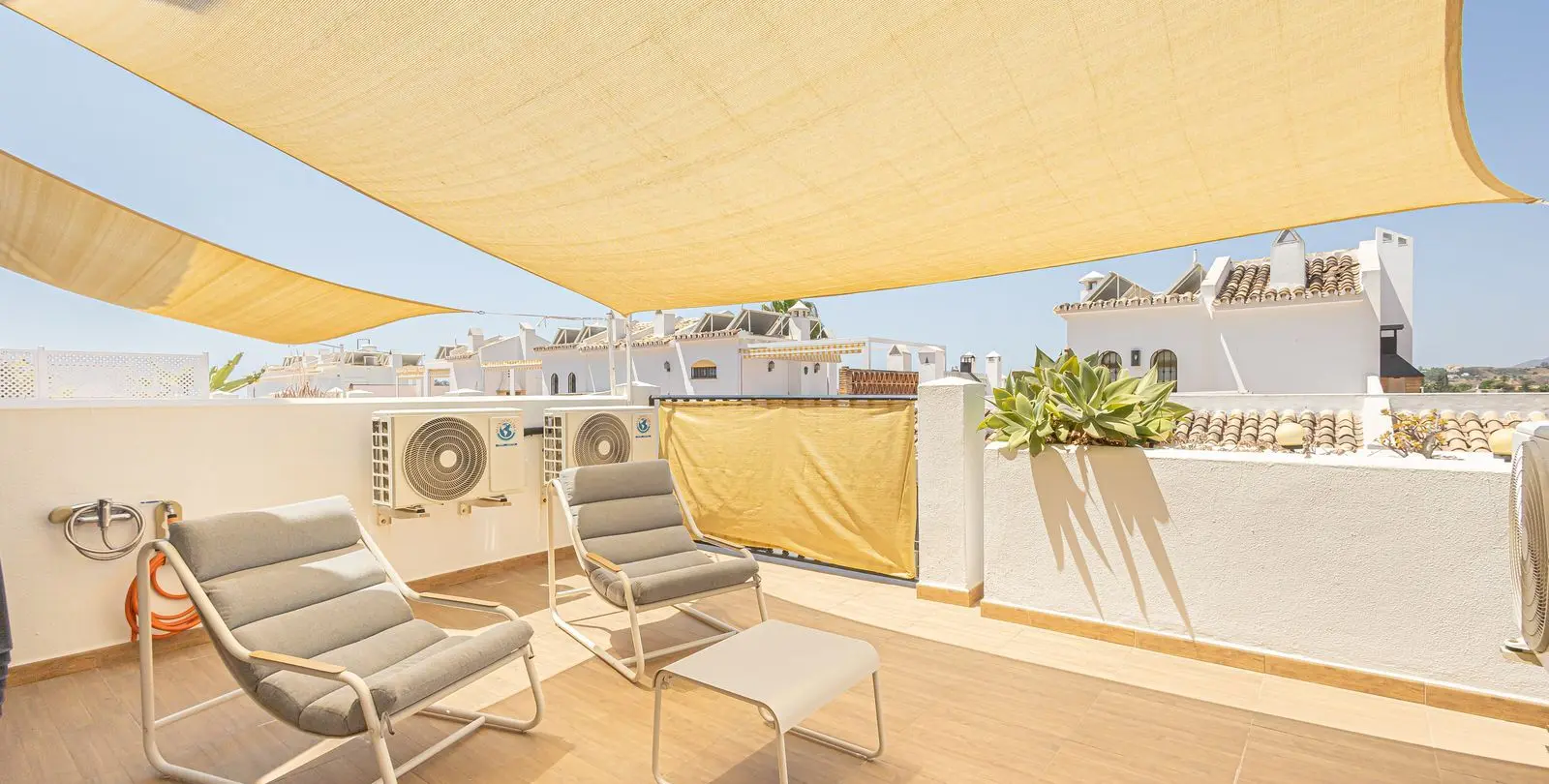 Venta de apartamento en planta media en Fuengirola 25