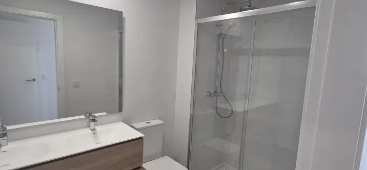 Sale of middle floor apartment in Estepona 1