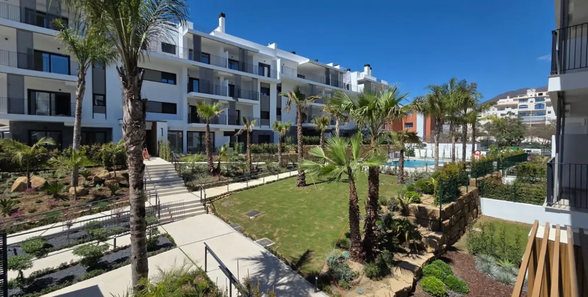 Продажа апартаментов на среднем этаже в Estepona 7
