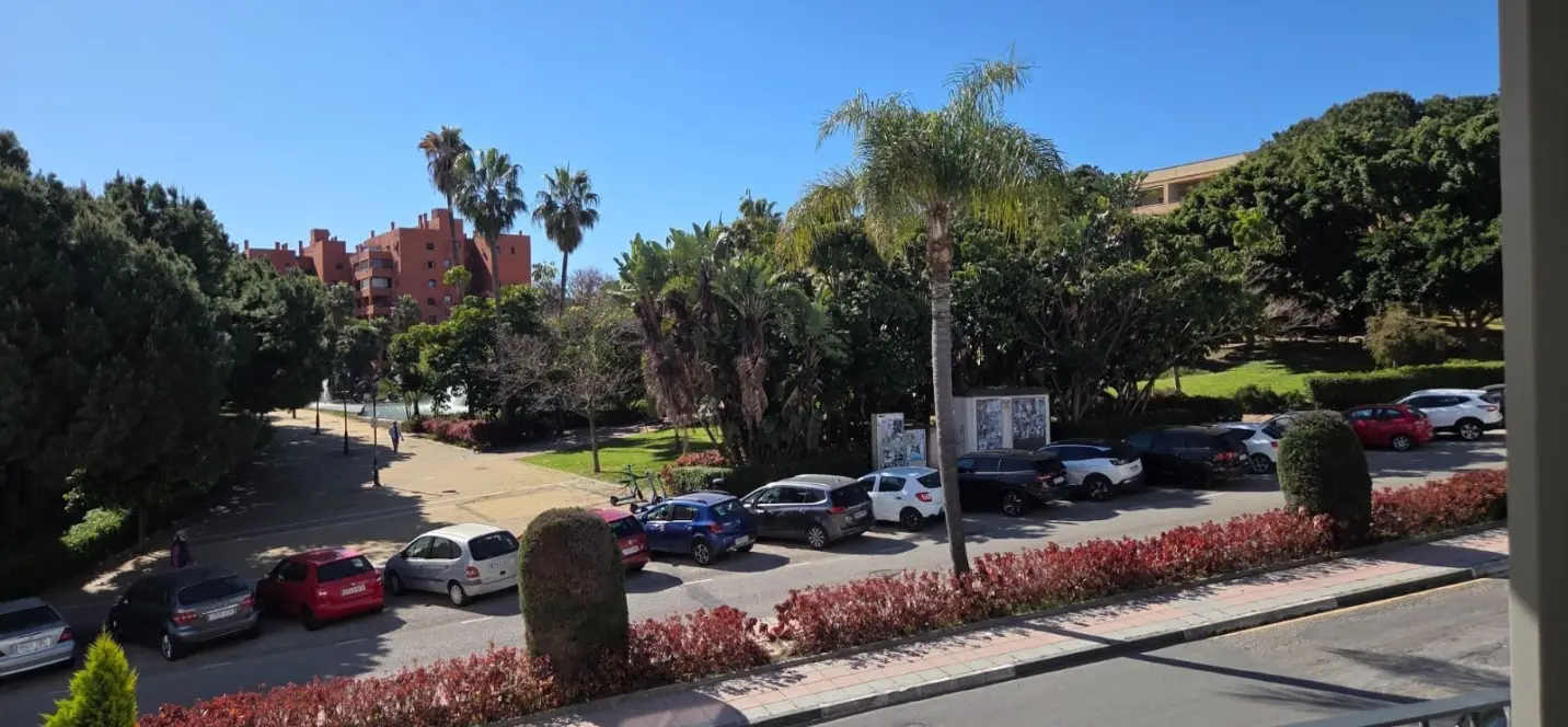 Продажа апартаментов на среднем этаже в Estepona 3