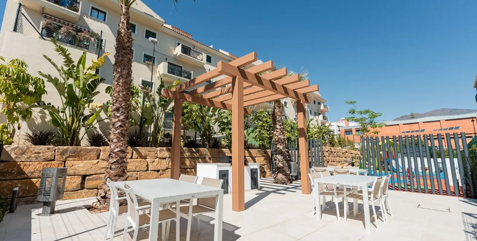 Venta de apartamento en planta media en Estepona 9