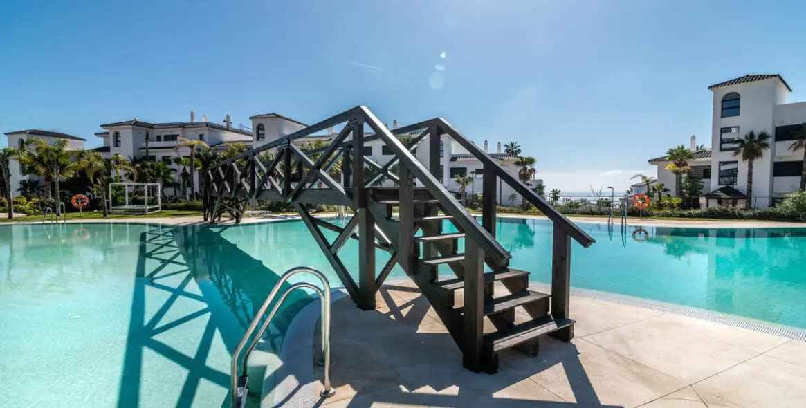 Venta de apartamento en planta baja en Estepona 28