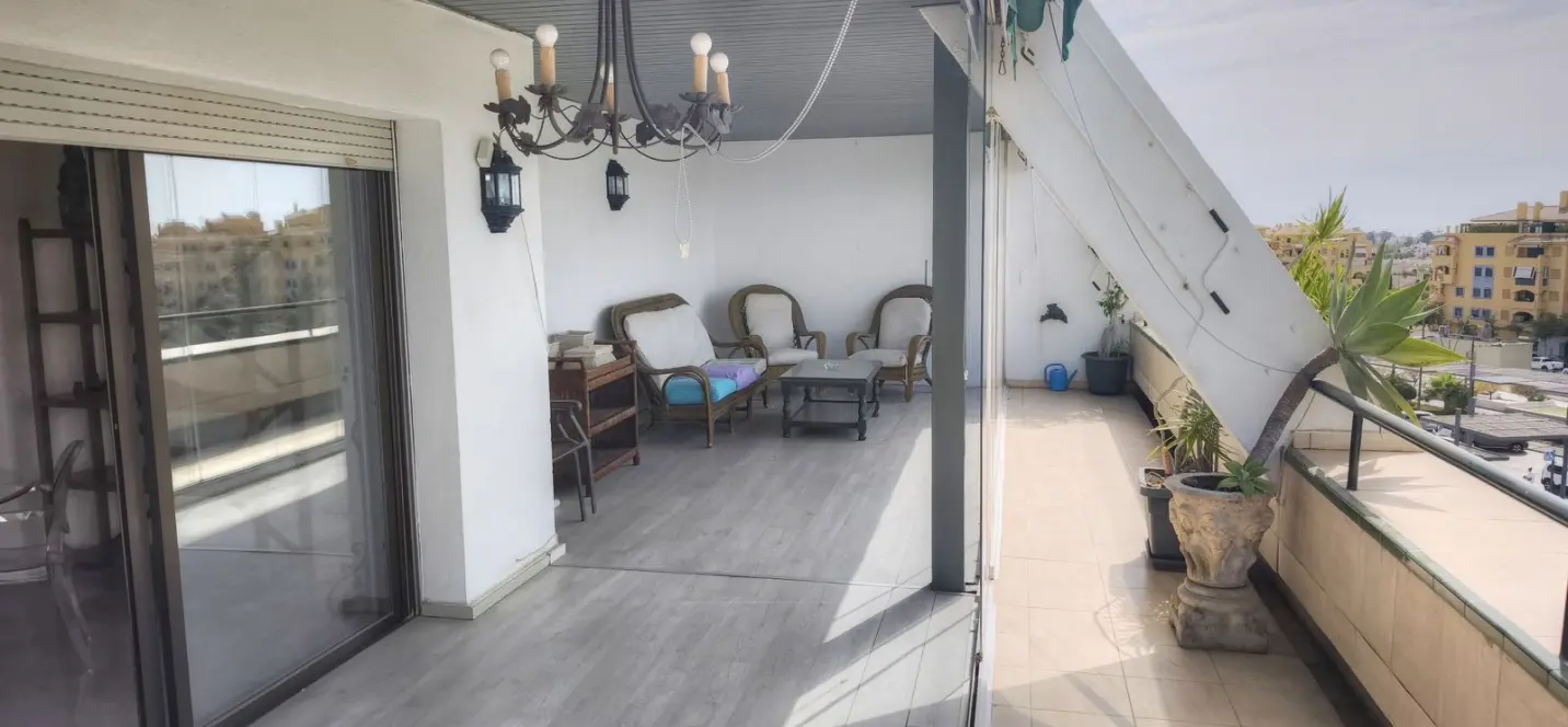 Sale of middle floor apartment in San Pedro de Alcántara 1