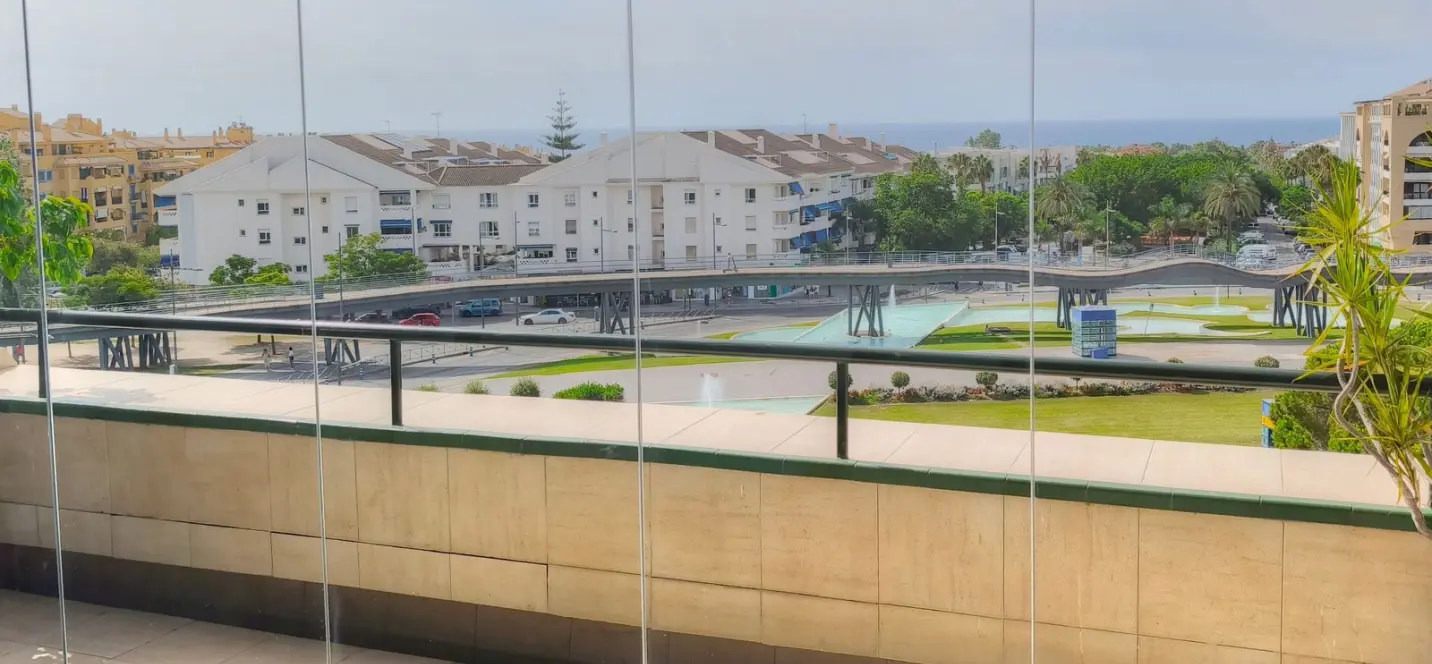 Sale of middle floor apartment in San Pedro de Alcántara 2
