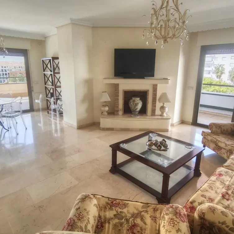 Sale of middle floor apartment in San Pedro de Alcántara