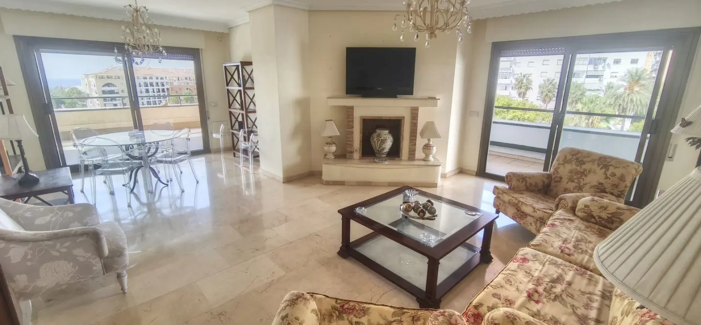 Sale of middle floor apartment in San Pedro de Alcántara 4